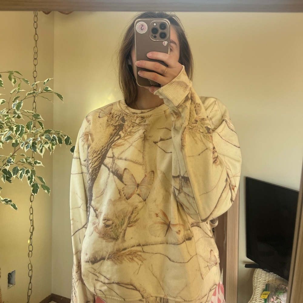 Dairy boy sand camo crewneck